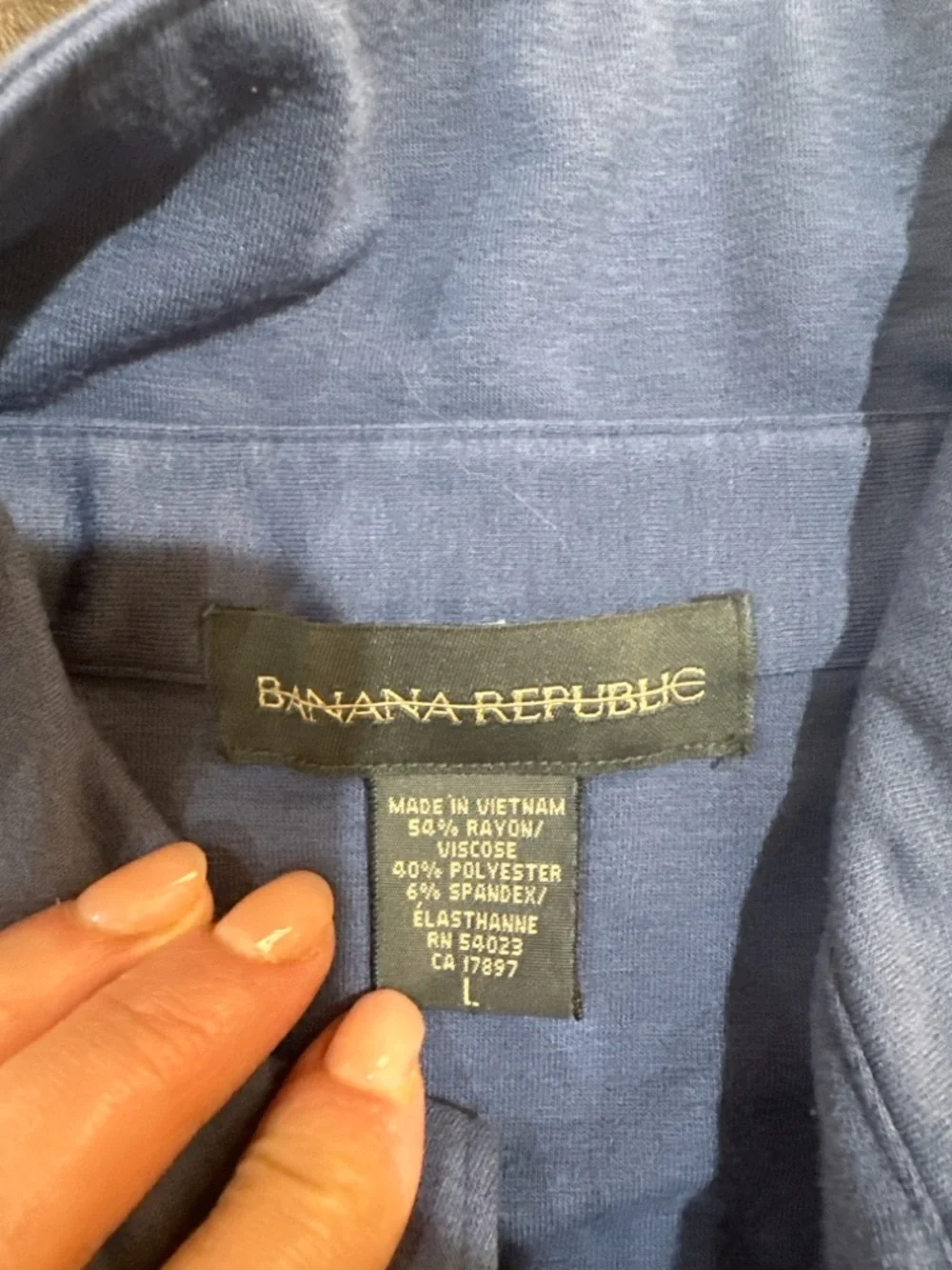 Banana Republic Men's Short-Sleeve Button-Down Shirt in Dusty Blue - Picture 10 of 10